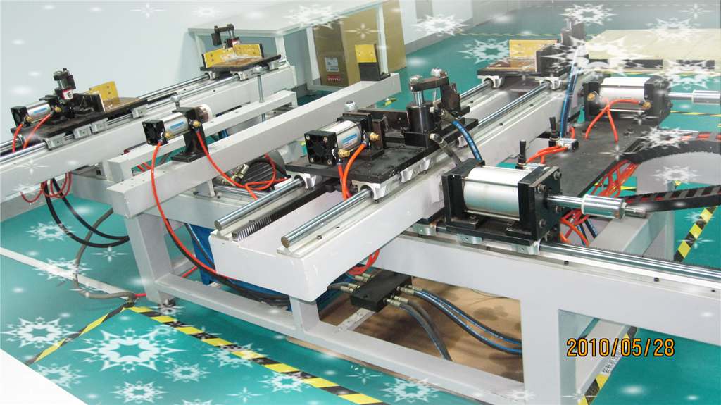 Automatic stamping device
